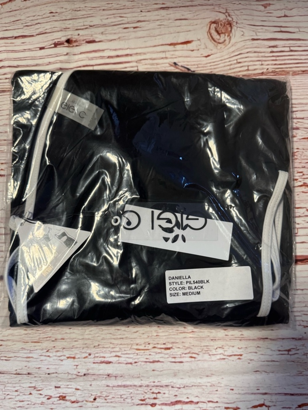 NWT GiGi C Daniella Cutout Romper Black/White  Sz M - Picture 2 of 5